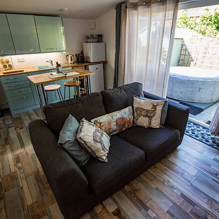 Hideaway Cabin For Two On Edge Of New Forest Hinton  Buitenkant foto